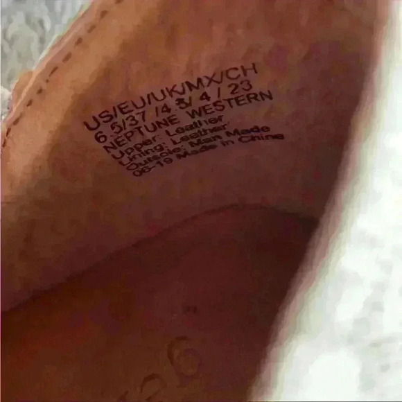 Gentle Souls by Kenneth Cole Neptune Bootie Size 6.5M NIB - Picture 10 of 11